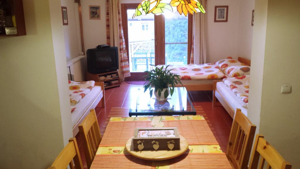 Virág Apartmanház Sopron Exterior foto