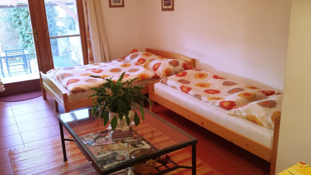 Virág Apartmanház Sopron Exterior foto