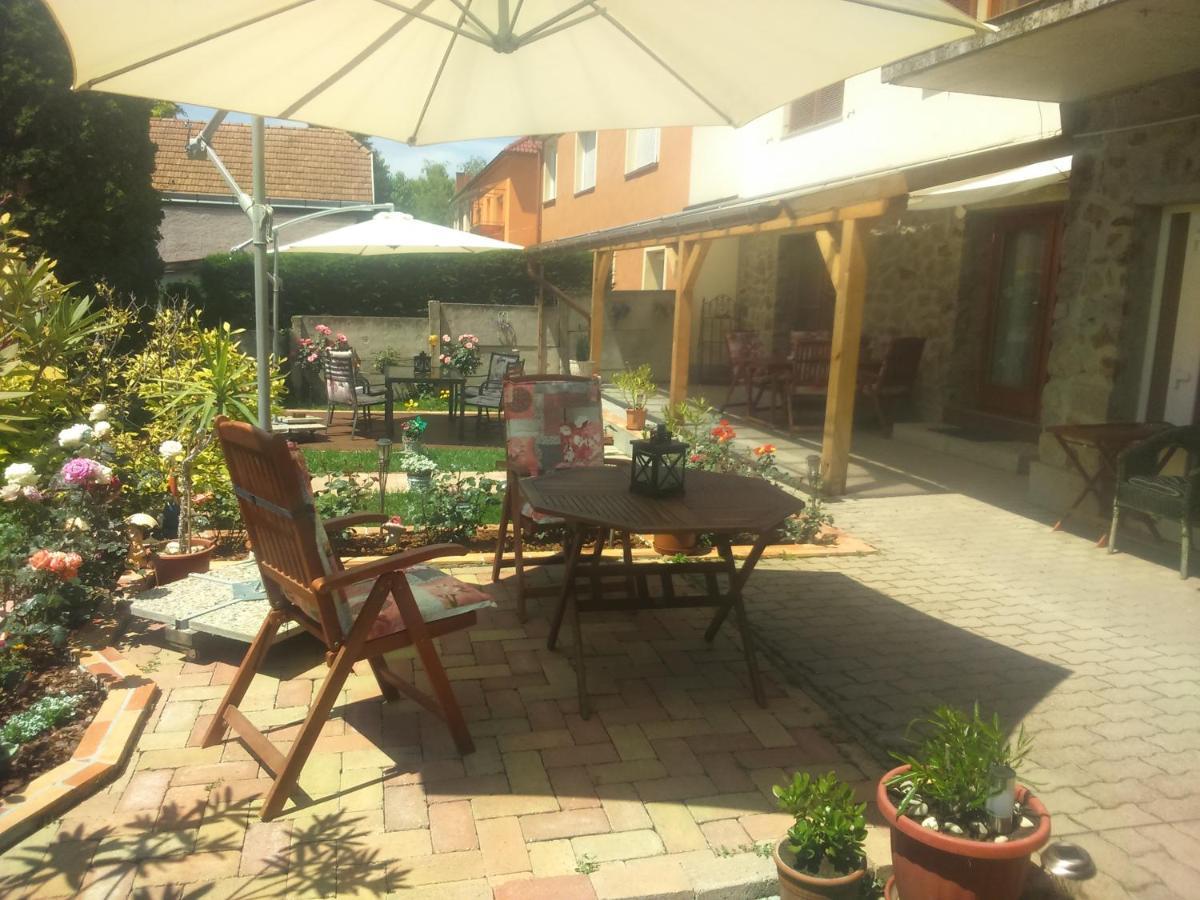 Virág Apartmanház Sopron Exterior foto